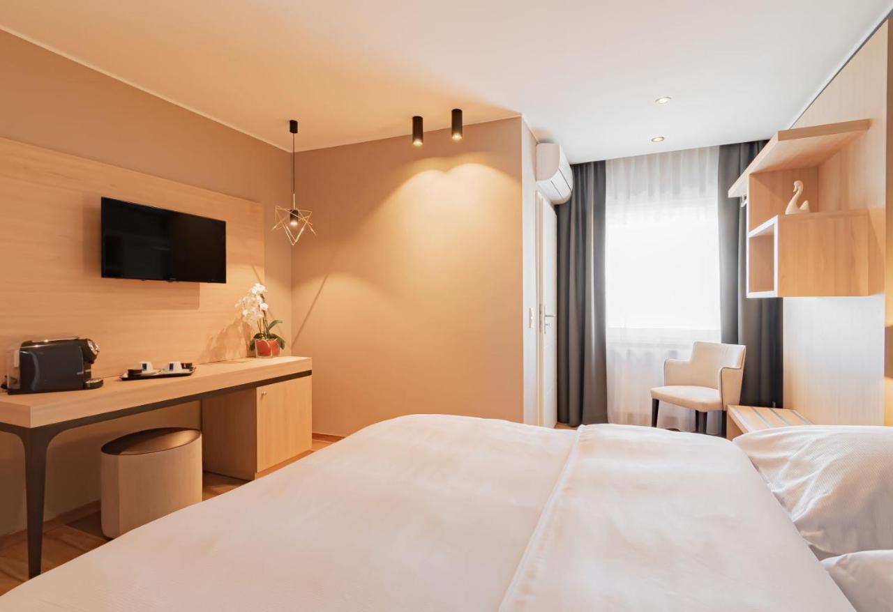 Hotel Re'Ser Stuff Roeser Exterior foto